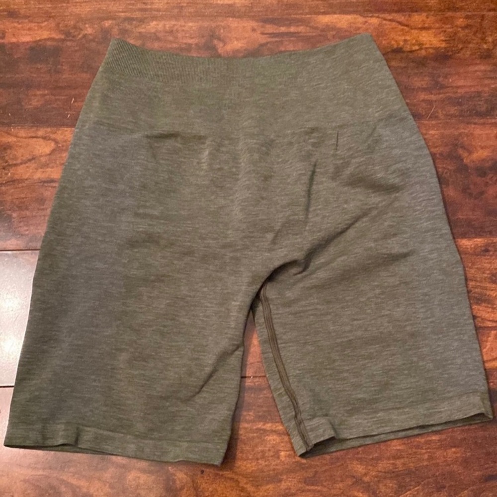 Alphalete amplify biker shorts